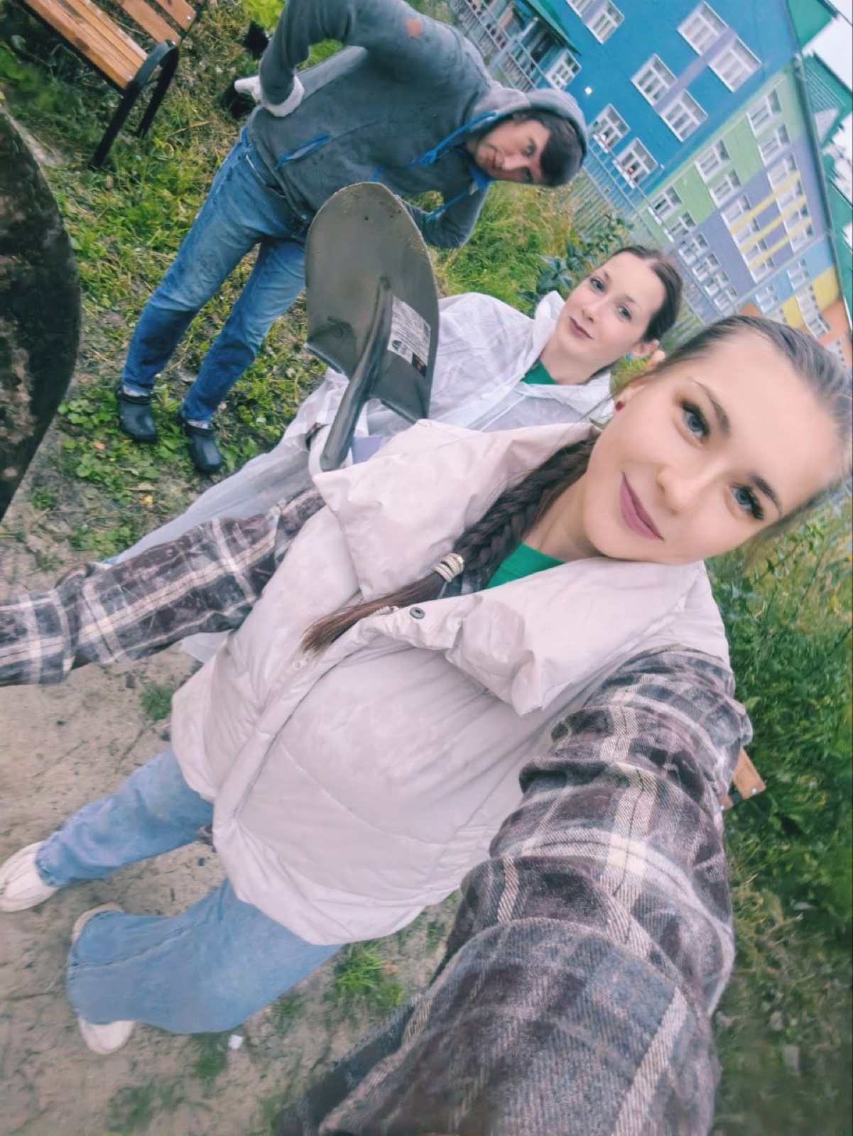 Подготовка посадочных ям для сиреней